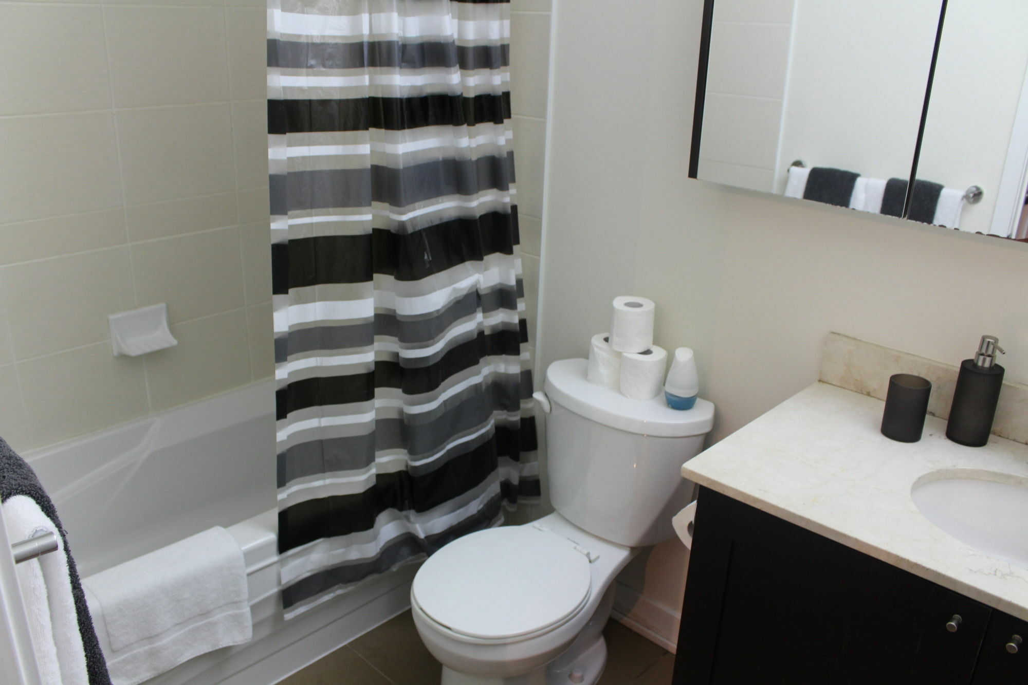 Custom Luxury Suite - By Elite Suites Mississauga Exterior foto
